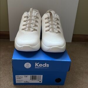 Keds Cream Sneakers Classic Low-Top Style New in Box